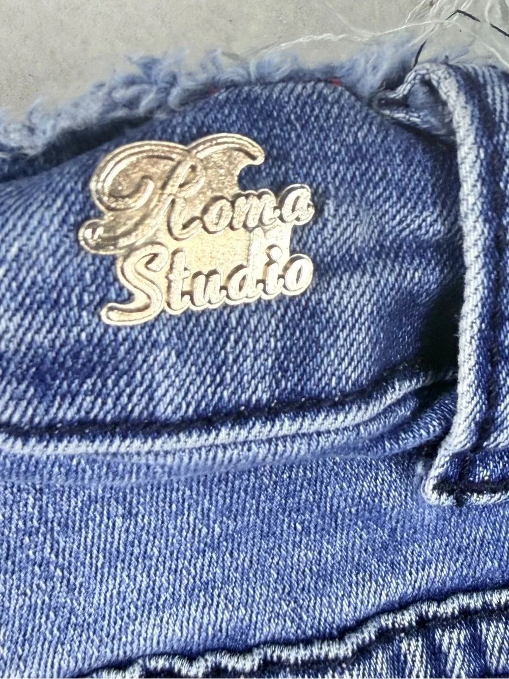 Roma Studio 16 Y2K Distressed Bermuda Jorts Frayed High Rise Denim Shorts